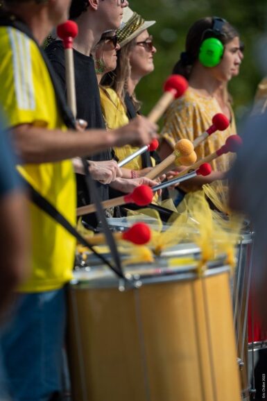 groupe de percussionnistes, spectacle fête de la musique par l'école de musique de sainte pazanne